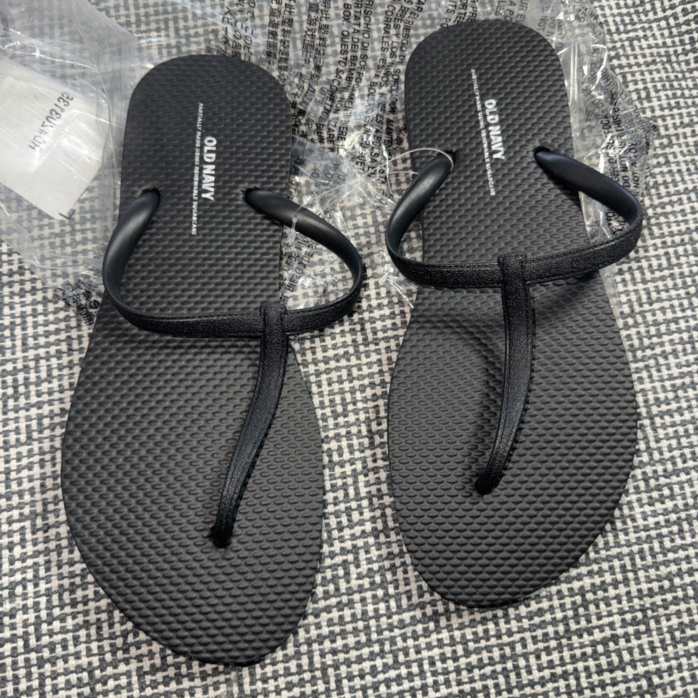 New Old Navy Womens Black T-Strap Flip Flops Eco Friendly Sandals Size L